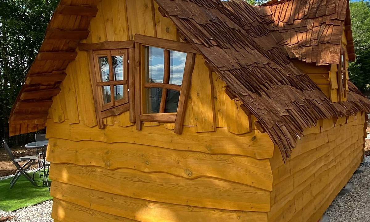 Loray Cabin | Enchanted cabin with shared pool and optional Kota grill