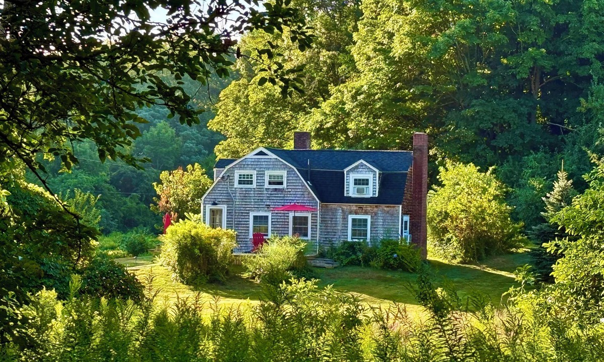 Framingham Cottage | Enchanted Cottage on 5 Acresnn