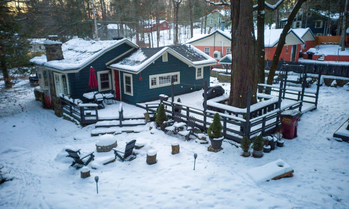 Smallwood Cabin | Enchanted Fox Dell Cottage