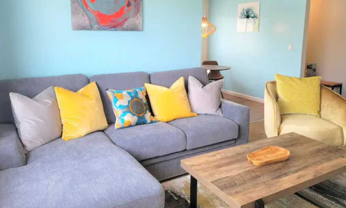 Old Mountain View Condo | Enchanted Retreat in Mountain View