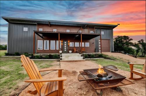 Fredericksburg House | Enchanted Rock Ridge - Cowboy Pool - Hot Tub - Firepit