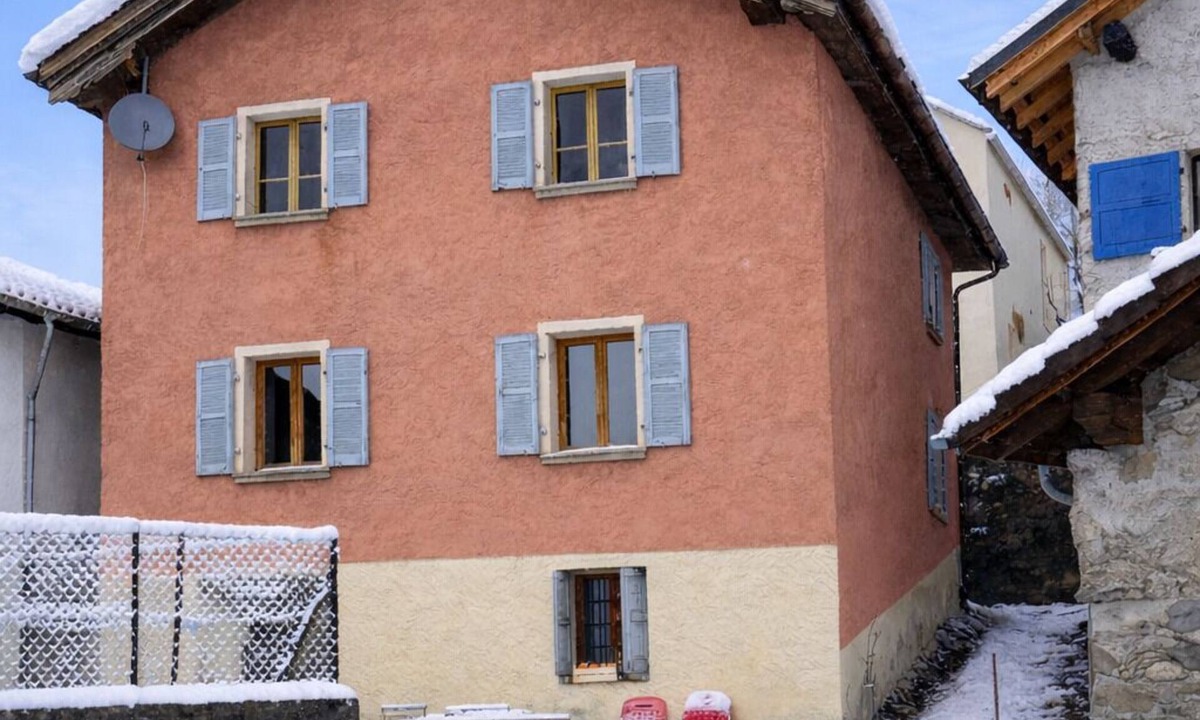 Mesocco Ski Chalet | Enchanting 4-bedroom chalet in Mesocco