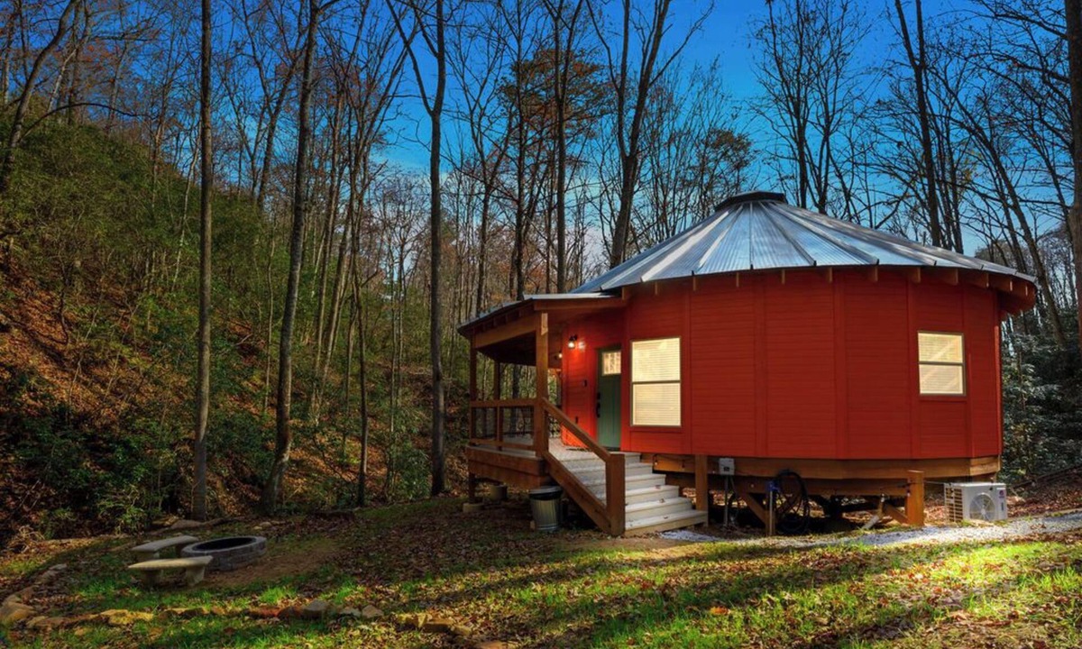 Cherokee Cabin | Enchanting Moroccan Yurt, King Bed Hot Tub, Firepit, Babbling Brook flowing near