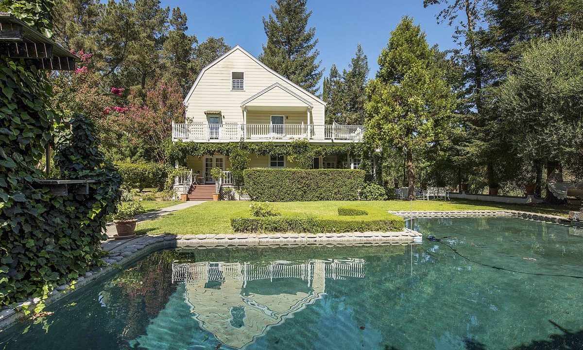 St. Helena House | Enchanting property