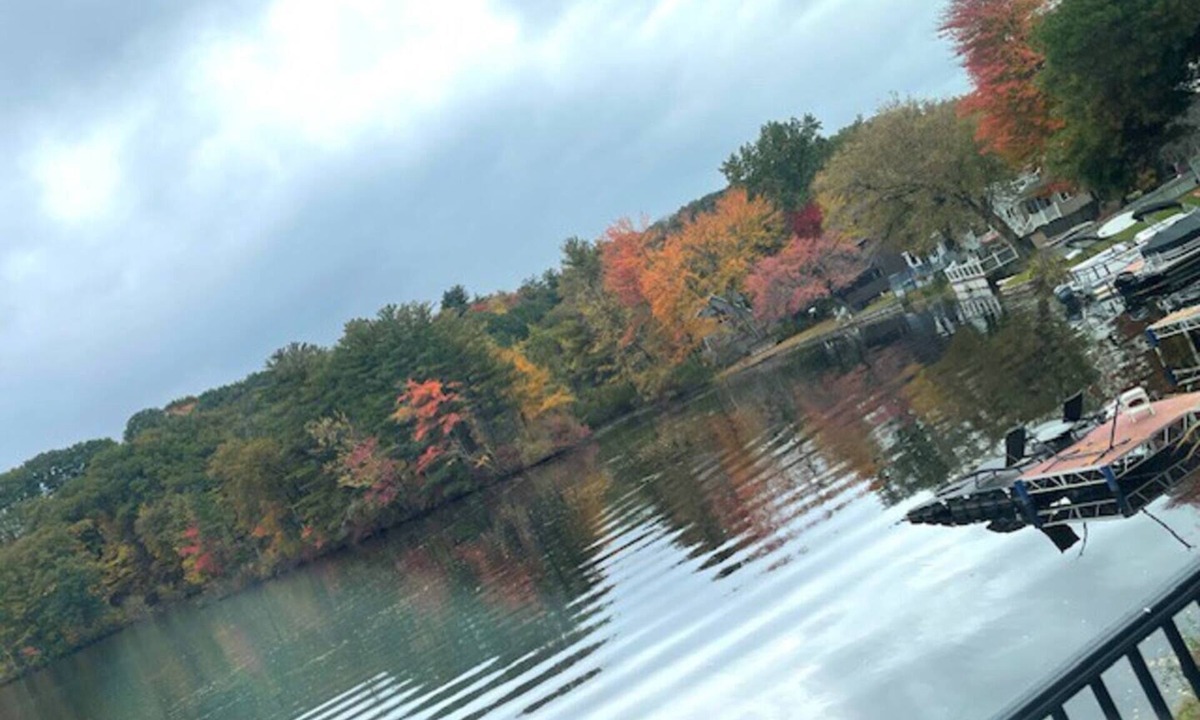 Rimmon Heights House | Enchanting Romantic Riverfront Cottage