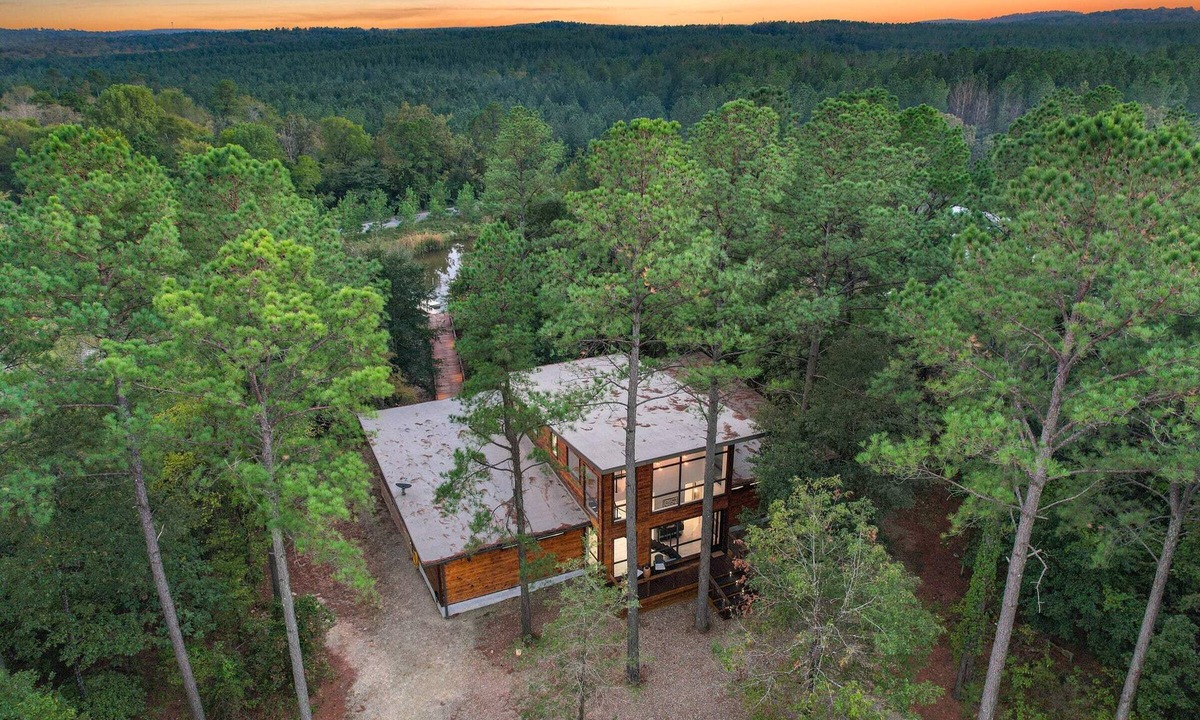 Hochatown Cabin | Enchanting Waterfront Cabin w/Private Boardwalk!