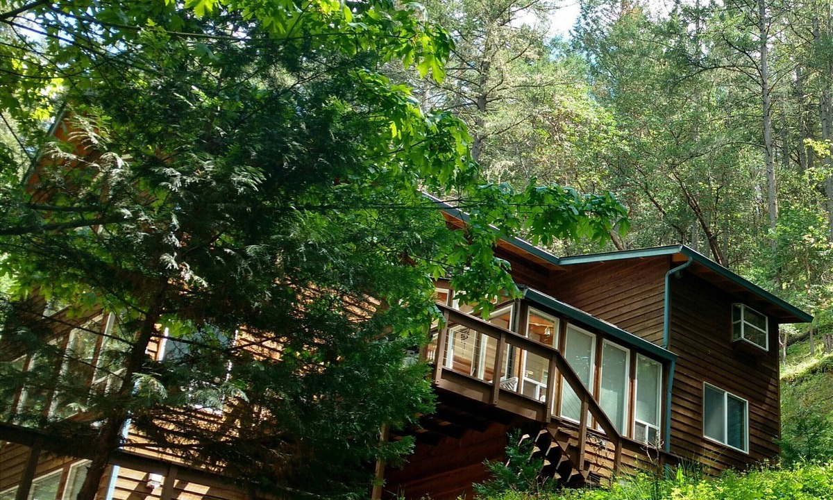 Medford House | "Enchantment" Jacksonville, Oregon