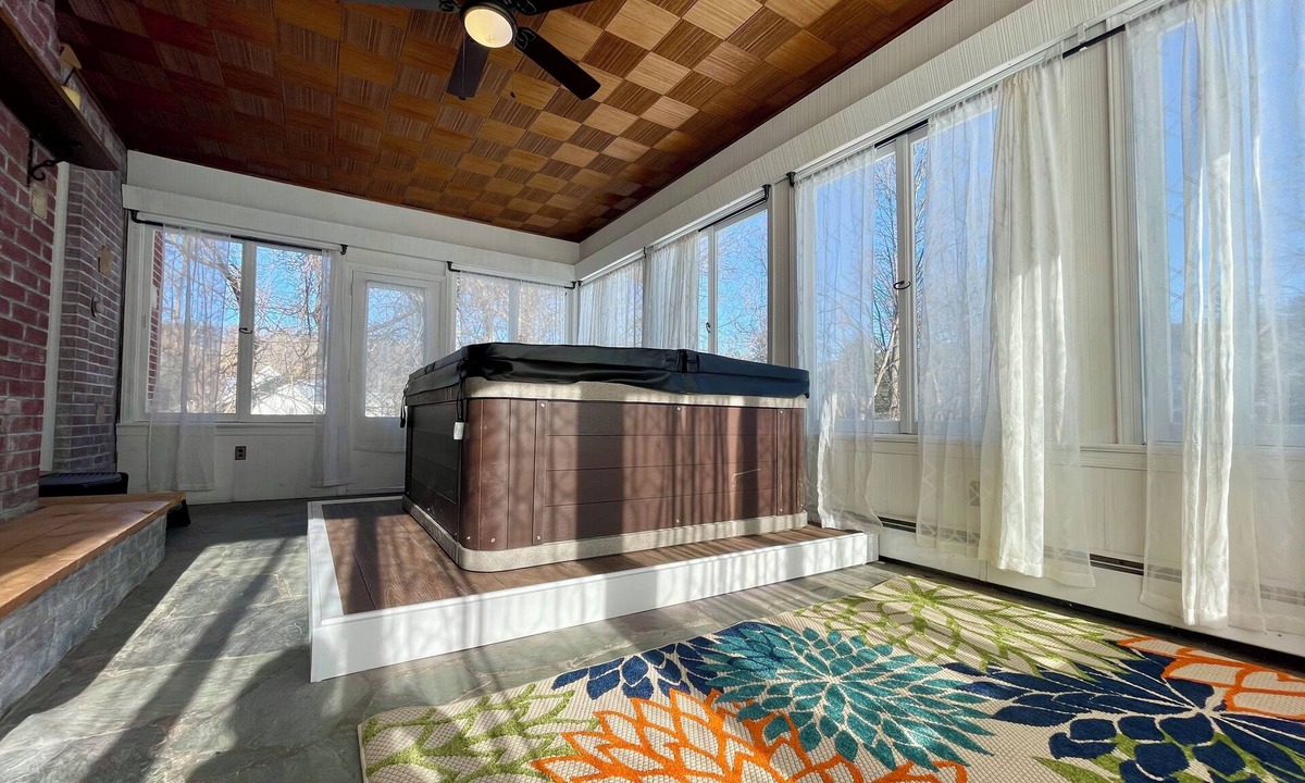 Ellenville House | Enclosed Hot Tub, King Bed, 3 bdrm, close to town