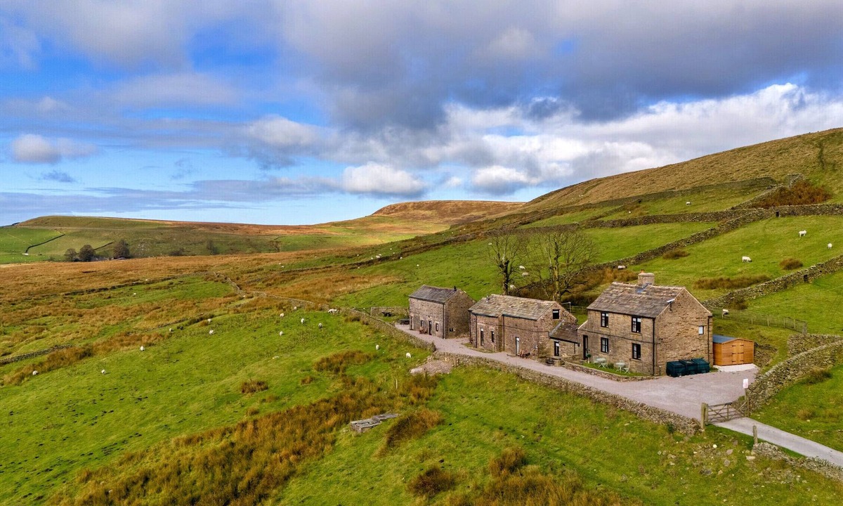 Buxton Cottage | End Barn at Blackclough Farm