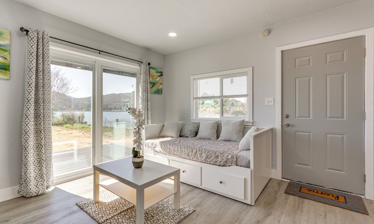 Clearlake Apartment | End Unit w/Clear Lake Access in NorCal!