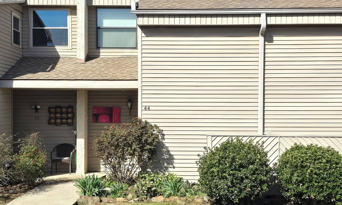 Fairfield Bay Condo | Endless Fun: Pools, Golf Courses, Bowling, Mini Golf, 100+ Miles of Trails!