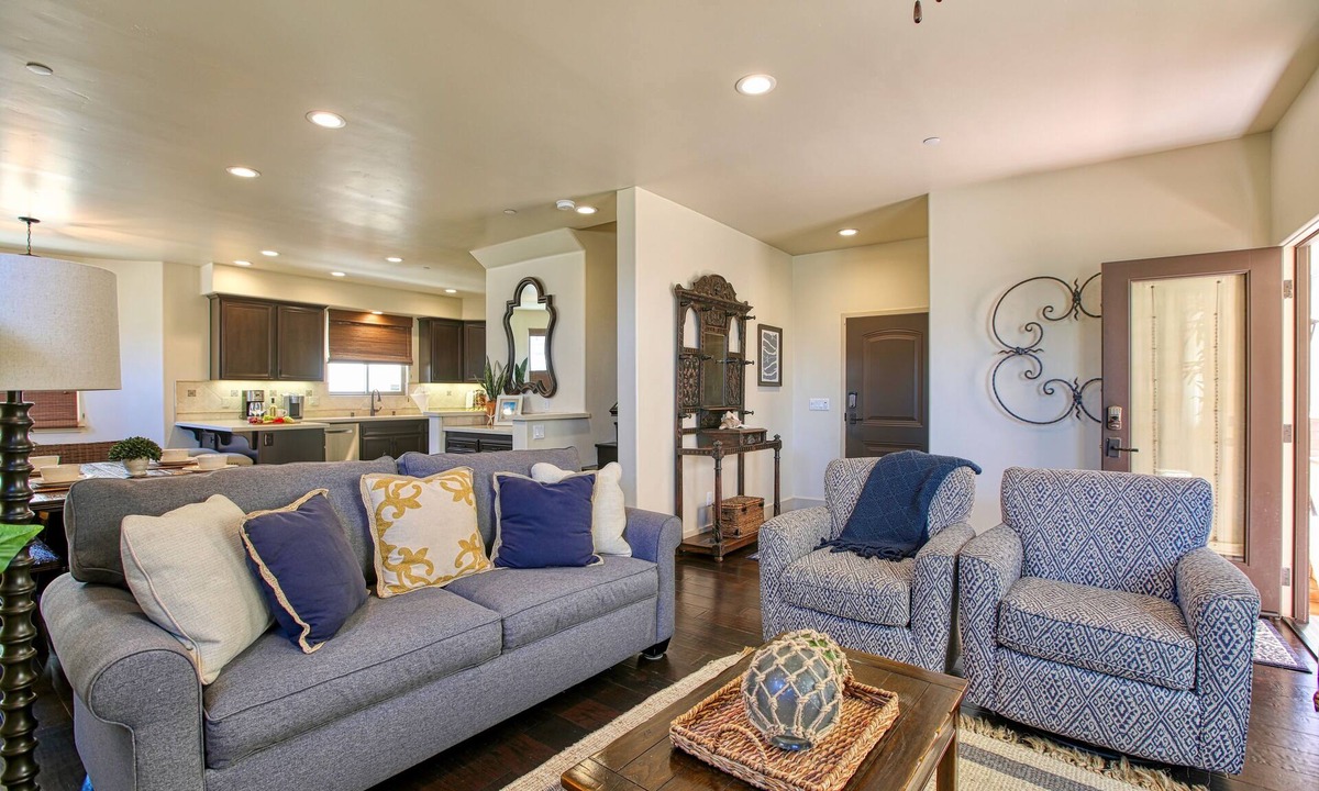 Downtown House | Endless Summer with Ocean Views, Ocean Side Hwy 101