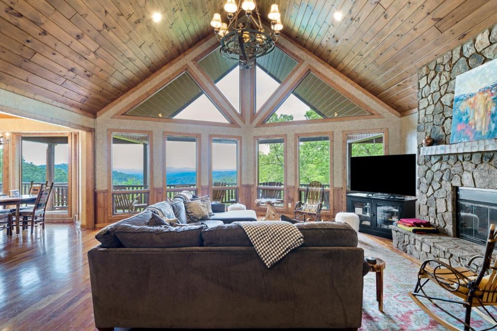 Mineral Bluff House | Endless Views