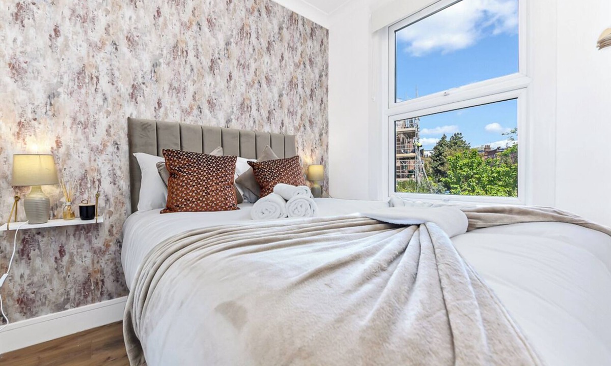 Gospel Oak Apartment | Energizing Getaway: Newly Renovated 2 BR Flat