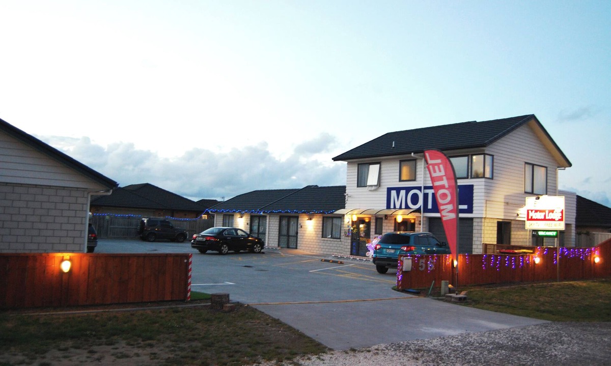 Papamoa Beach Hotel | Energy Motor Lodge