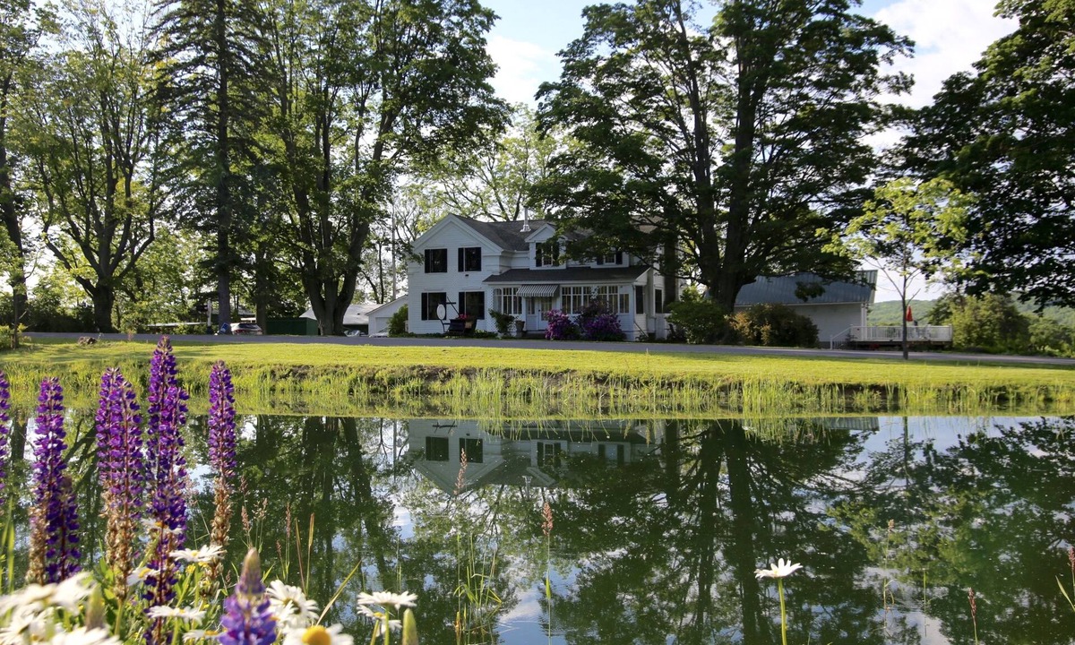 Newfield Bed & Breakfast | Enfield Manor