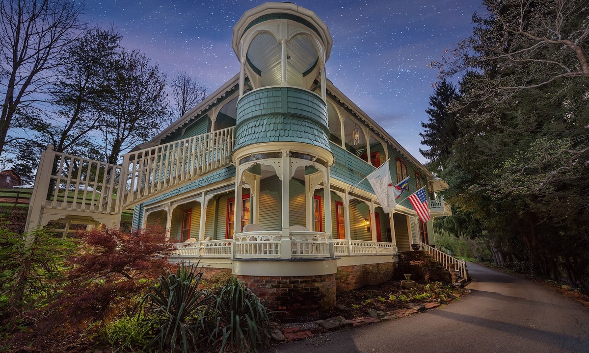 Candler House | Engadine Inn & Cabins