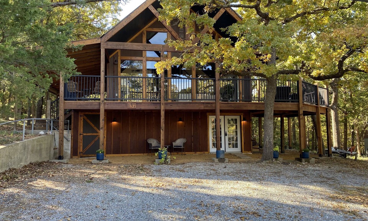 Pottsboro House | Engaging Texoma tri-story home in the trees with space for all personalities!