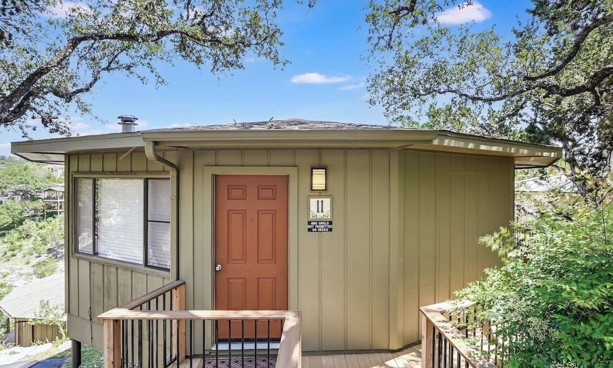 Lakeway Villa | Engelman`s Daisy #11 - Elevated Treehouse with Pool & Hot Tub Access