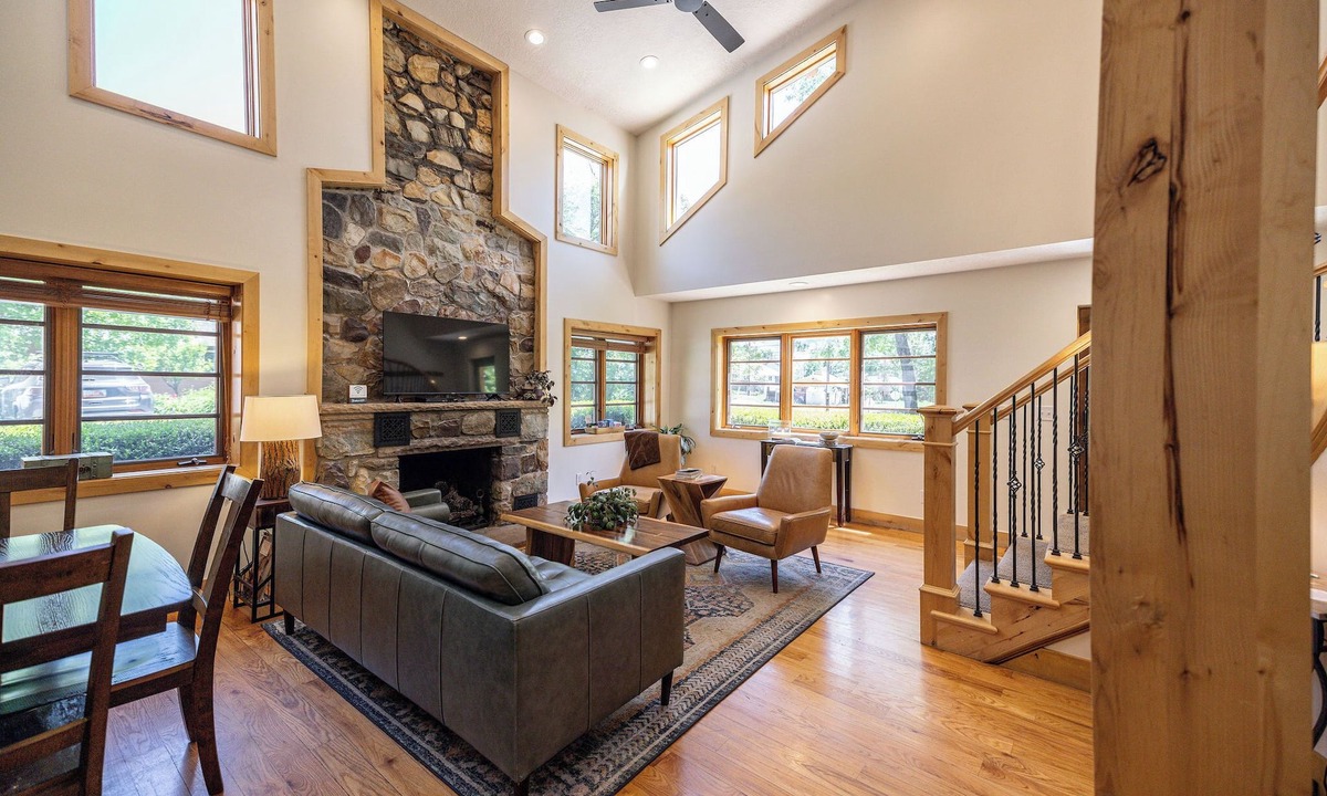 Holladay Bed & Breakfast | Engen Hus Bed and Breakfast