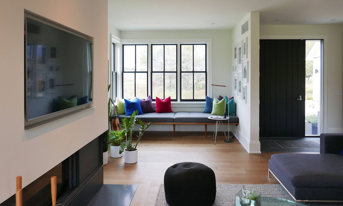 Glen Huron House | Enjoy a bespoke modern farmhouse with Bruce Trail hiking 2 min from Devils Glen!