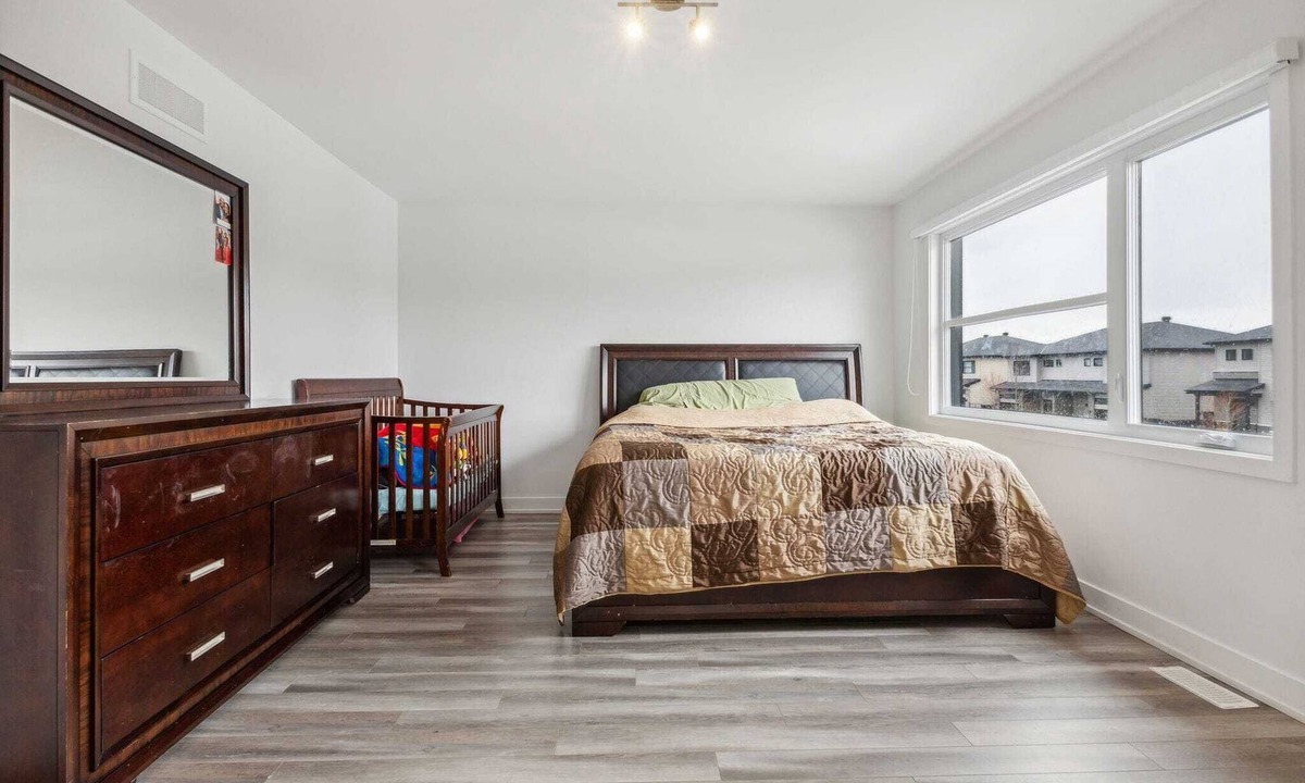 Plateau House | Enjoy a bright, inviting interior with comfort