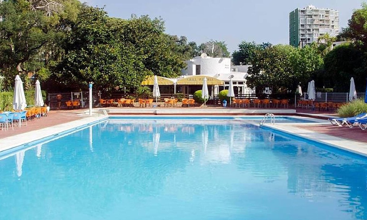 Platja d'Aro Apartment | Enjoy a Comfortable and Relaxing Stay in This Bright Apartment with Private Garden