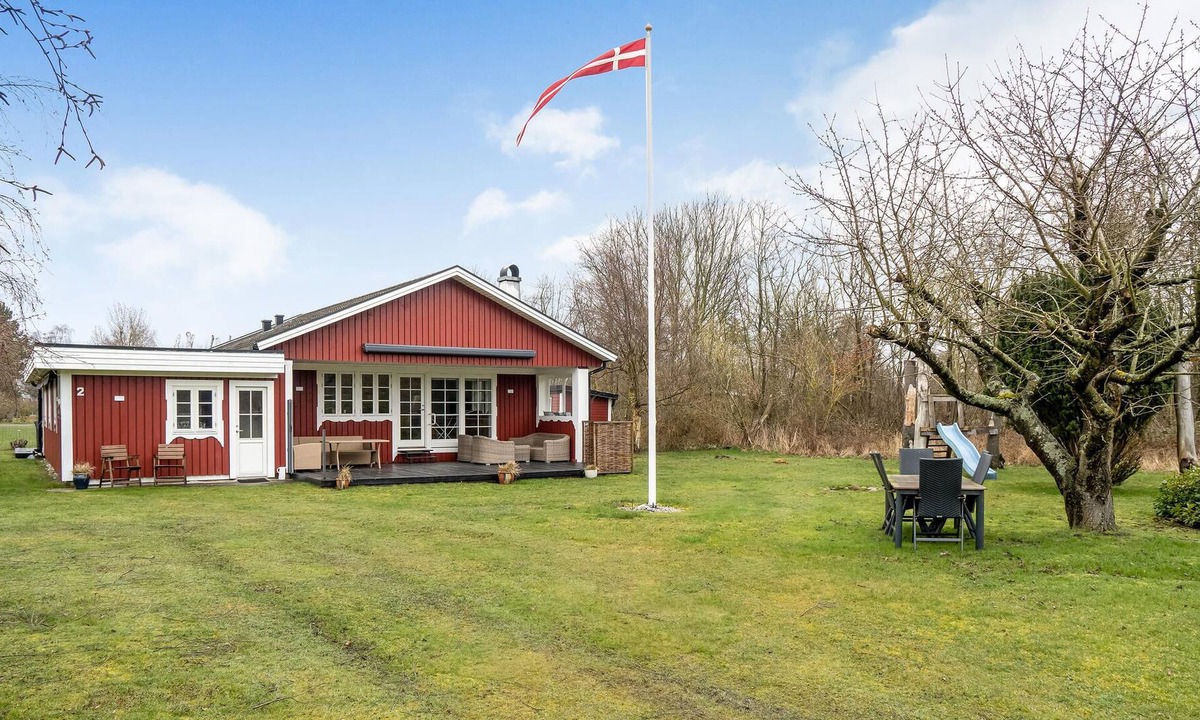 Dannemare House | Enjoy a carefree time with the family in this comfortable vacation home with wellness.