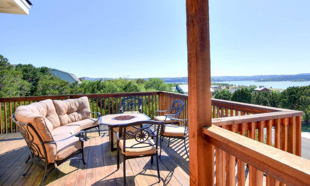 Point Venture House | Enjoy a Getaway at Greystones on Lake Travis
