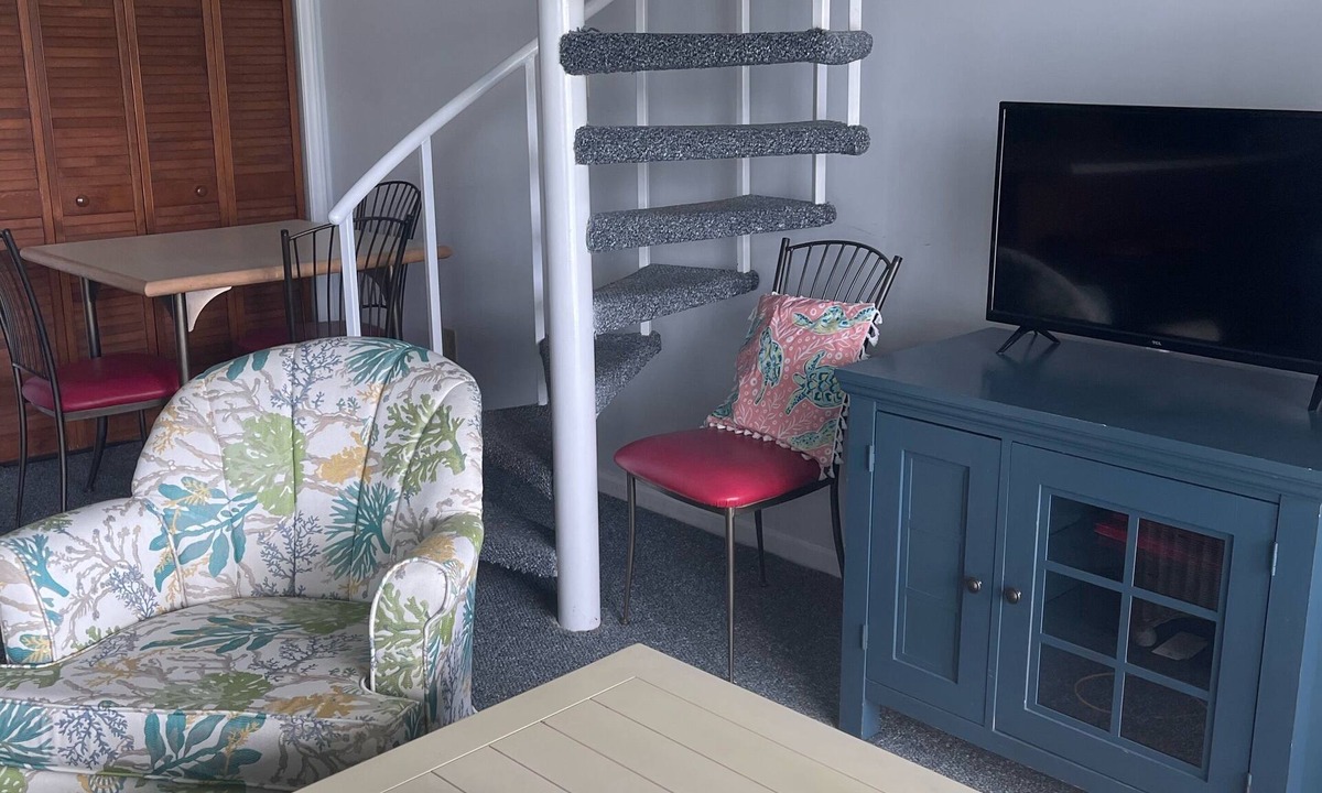 Emerald Isle Condo | Enjoy a GREAT LOCATION, Peaceful, Gated community with Indoor & 2 Outdoor pools!