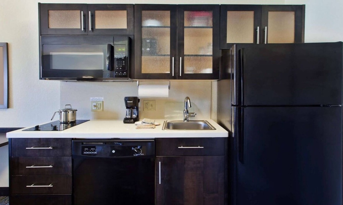 Horsham House | Enjoy A Hassle-Free Stay! 4 Spacious Units, Kitchen, Pets Allowed