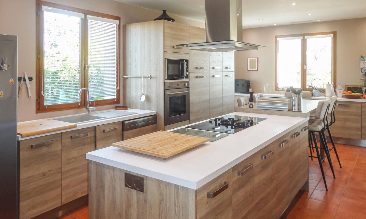 Canet House | Enjoy a relaxing vacation in the cottage with pool in a quiet location.