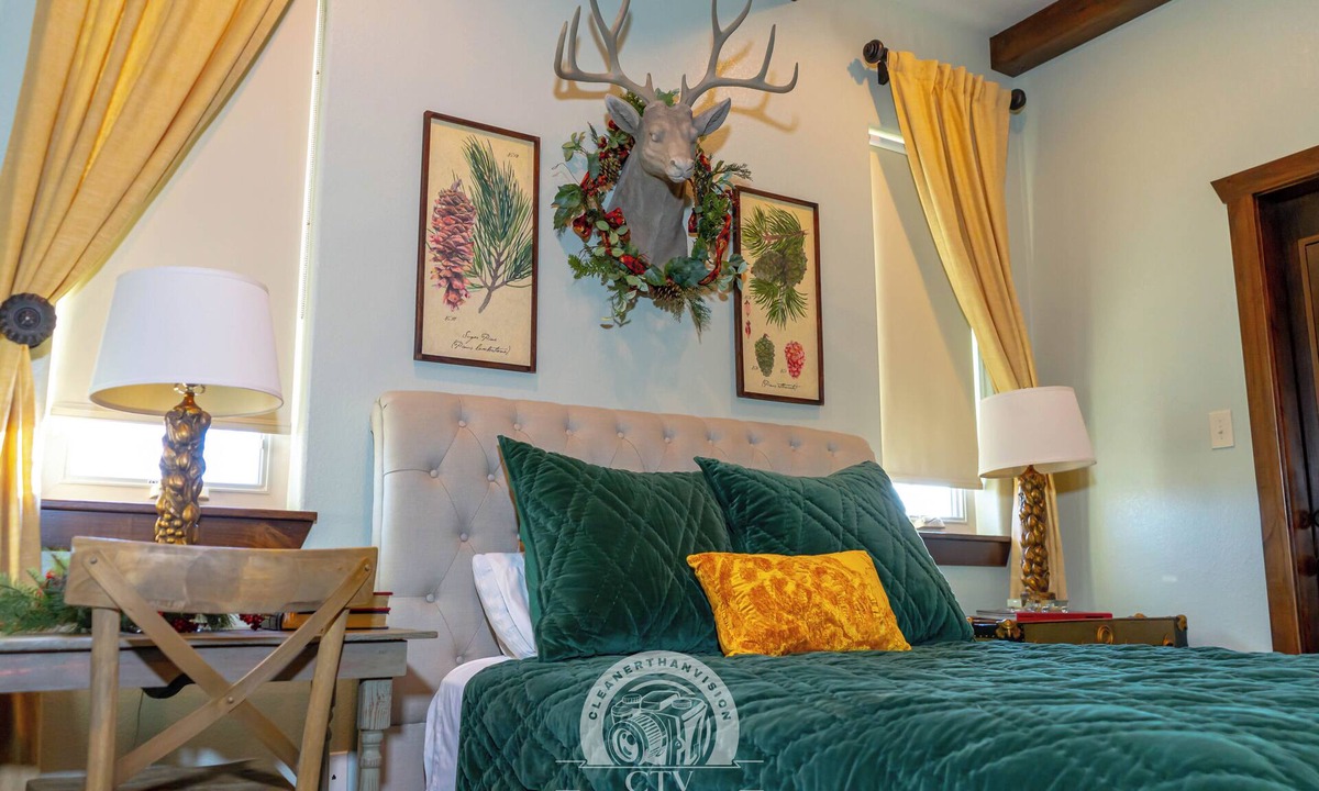 Muenster Bed & Breakfast | Enjoy a unique German-themed B&B stay with cozy charm and modern comforts. This 1-bedroom retreat sleeps 4, featuring a private bath, fully equipped kitchen, Wi-Fi, workspace, breakfast vouchers, and relaxing balcony and patio spaces—perfect for any