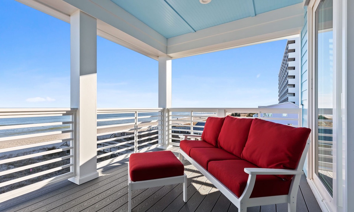 Wilmington Beach Condo | Enjoy AMAZING VIEWS at almost new spacious oceanfront unit, huge deck, elevator