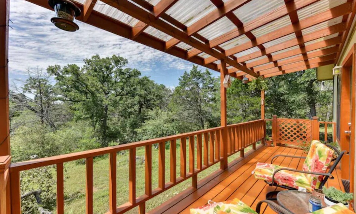 Wyldwood Cottage | Enjoy Austin and bring your pets! Relax and unwind after the Austin good times