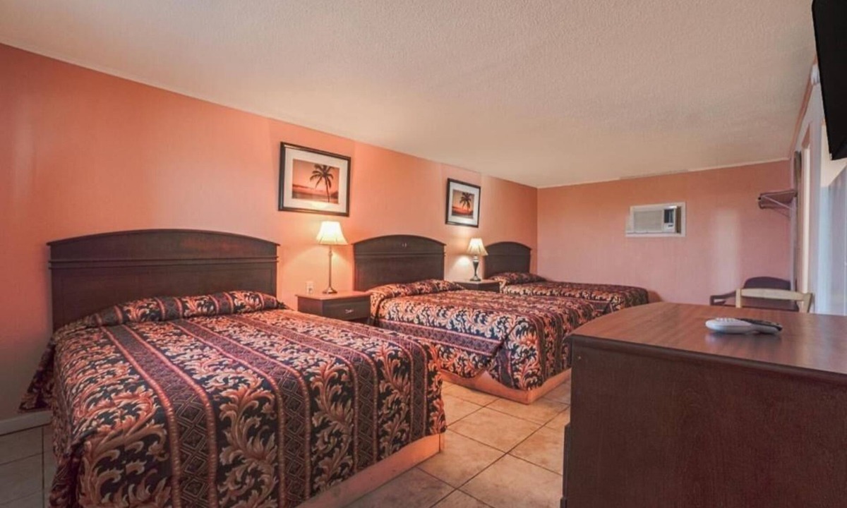 Corpus Christi Hotel | Enjoy Beach Fun at Affordable Room Close to Local Attractions