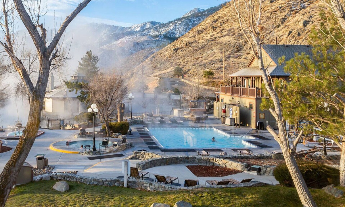 Genoa Resort | Enjoy Independence Day Week at Lake Tahoe, Hiking and Hot Spring