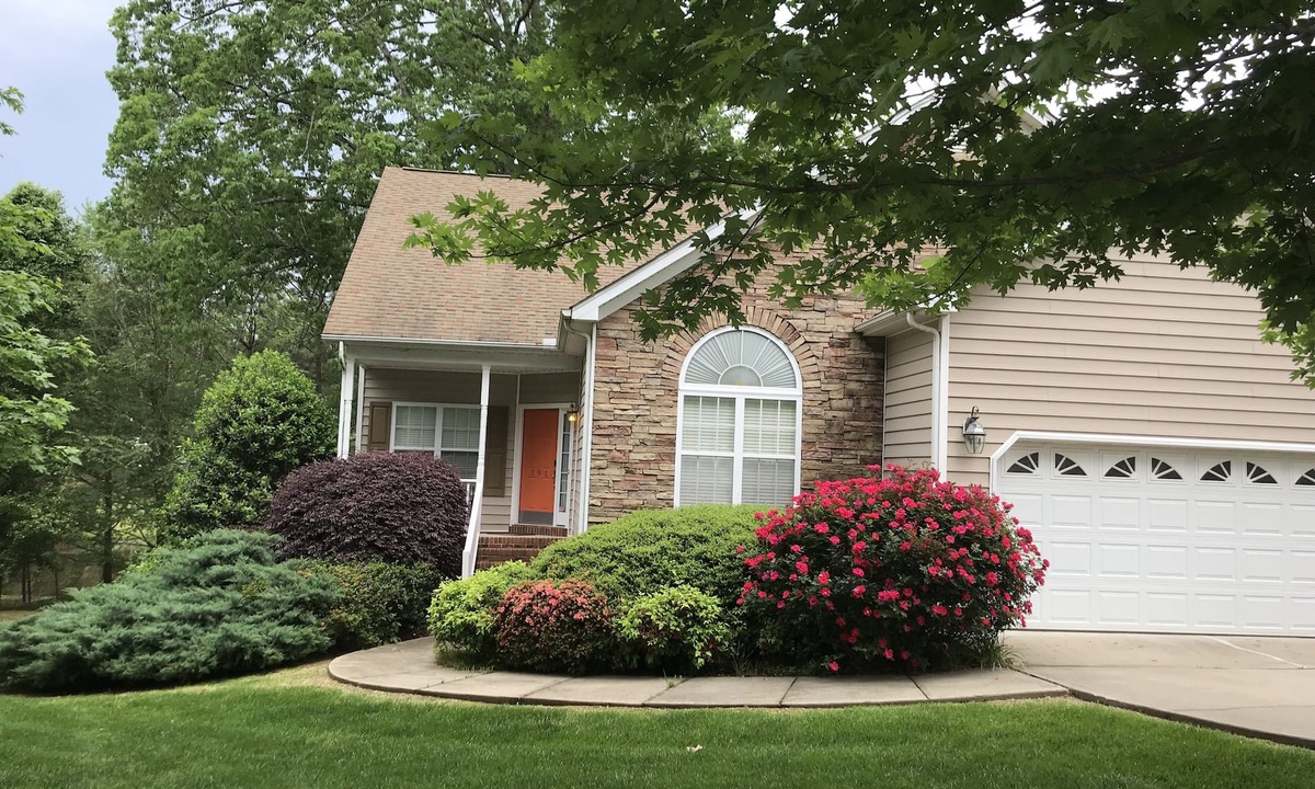 Raleigh House | Enjoy relaxing Waterview Home. Golfing, Tennis, and Pool
