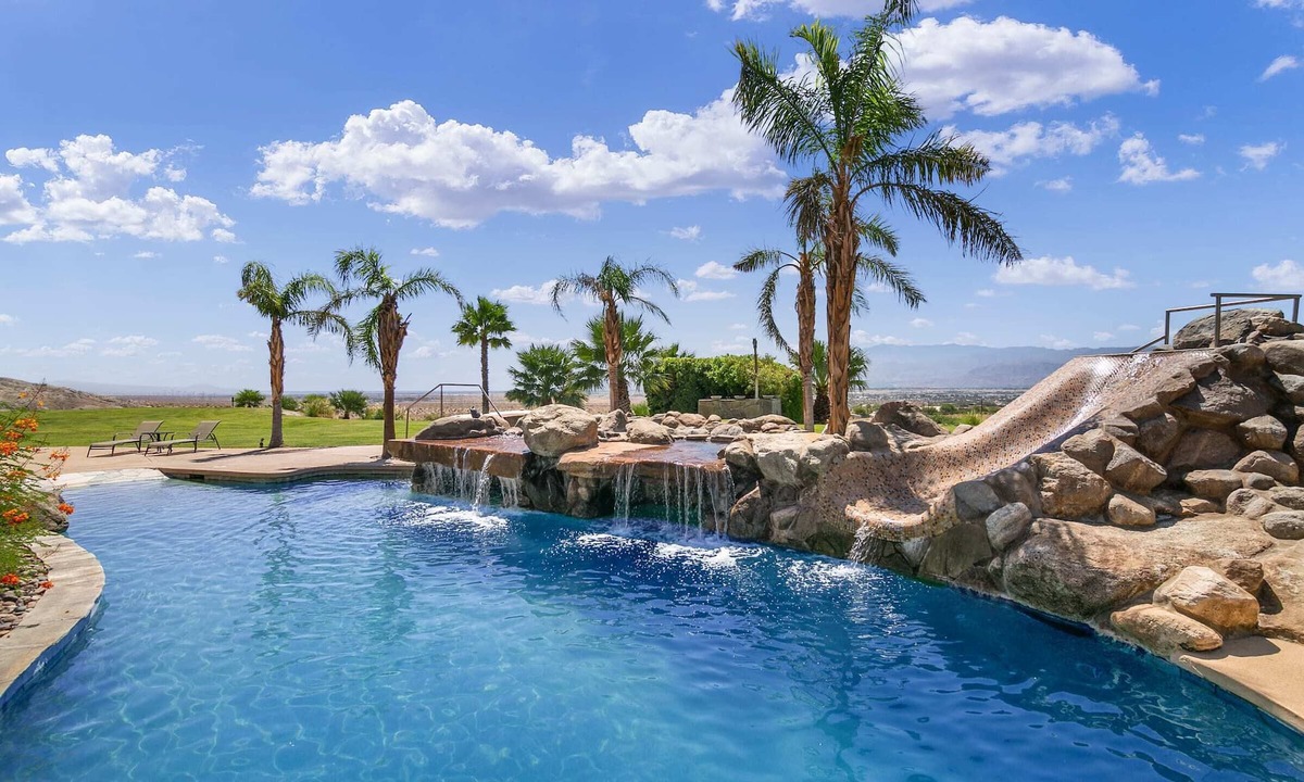 Thousand Palms House | Enjoy Spectacular 360 Views while creating unforgettable memories after Golfing
