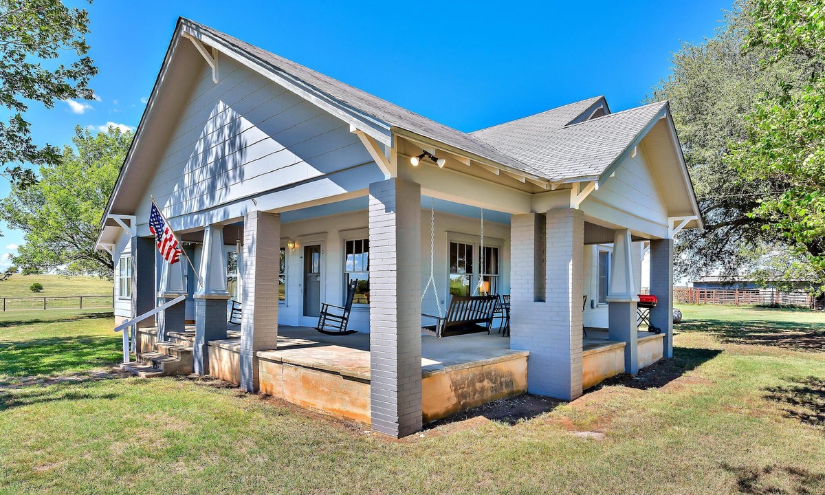 Clifton Other | Enjoy the peaceful setting of this remote 1920's farmhouse.
