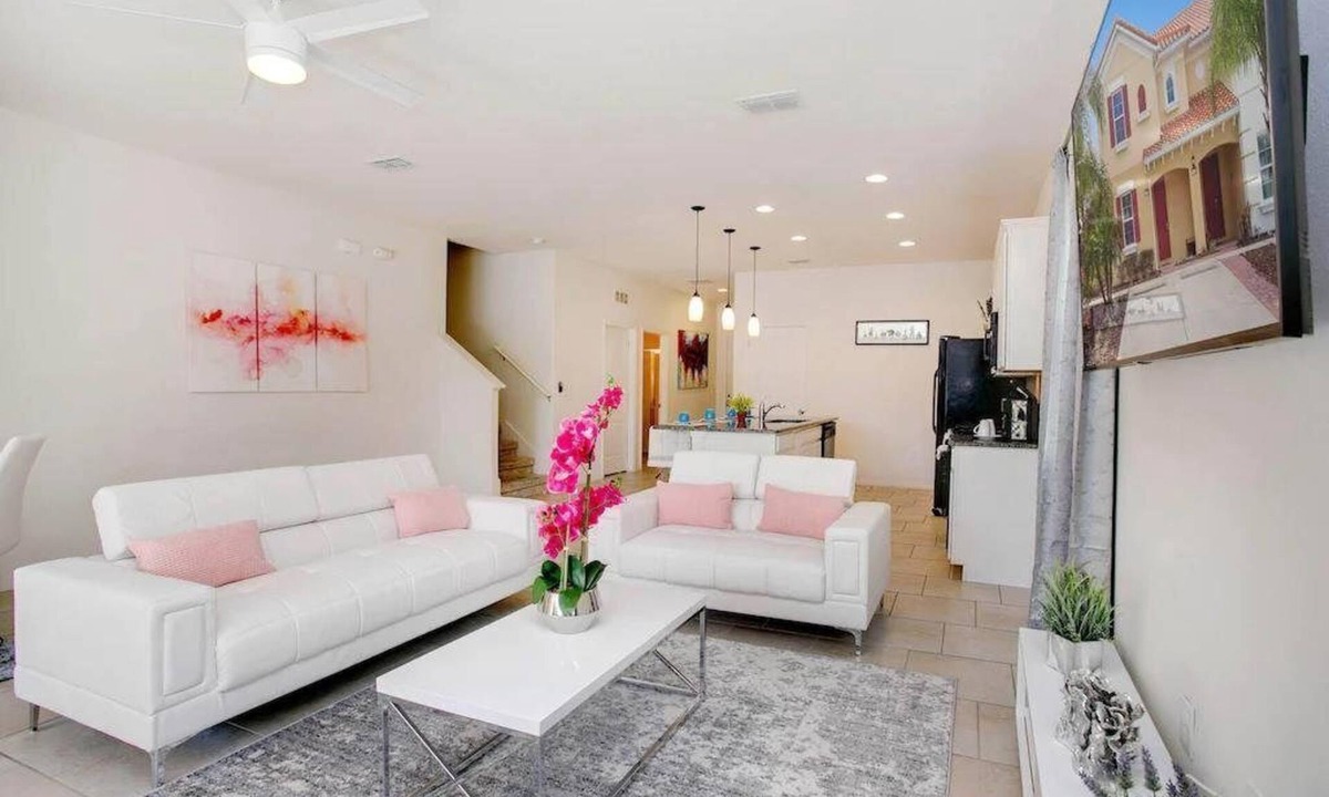Loughman House | Enjoy the private view from your lovely pool area!