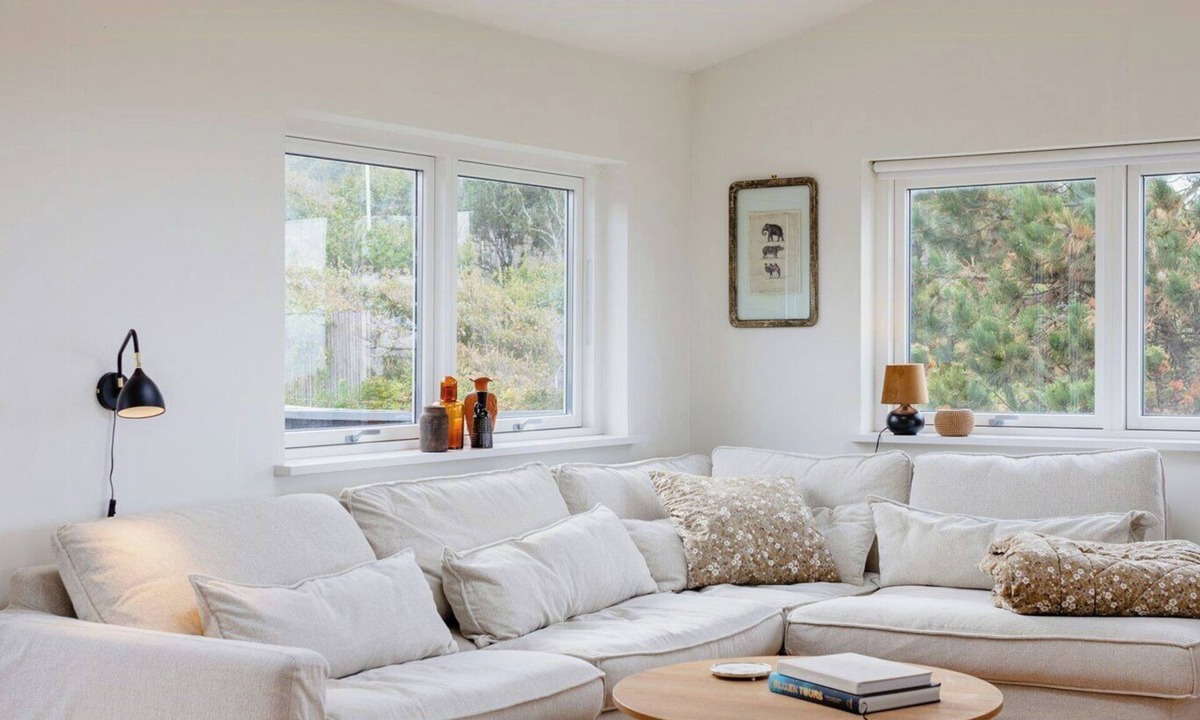 Udsholt Sand House | Enjoy the sound of crashing waves and ocean views