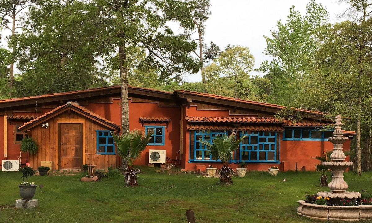 Jasper House | Enjoy this happy & colorful Home In Jasper. 20 min Sm Rayburn