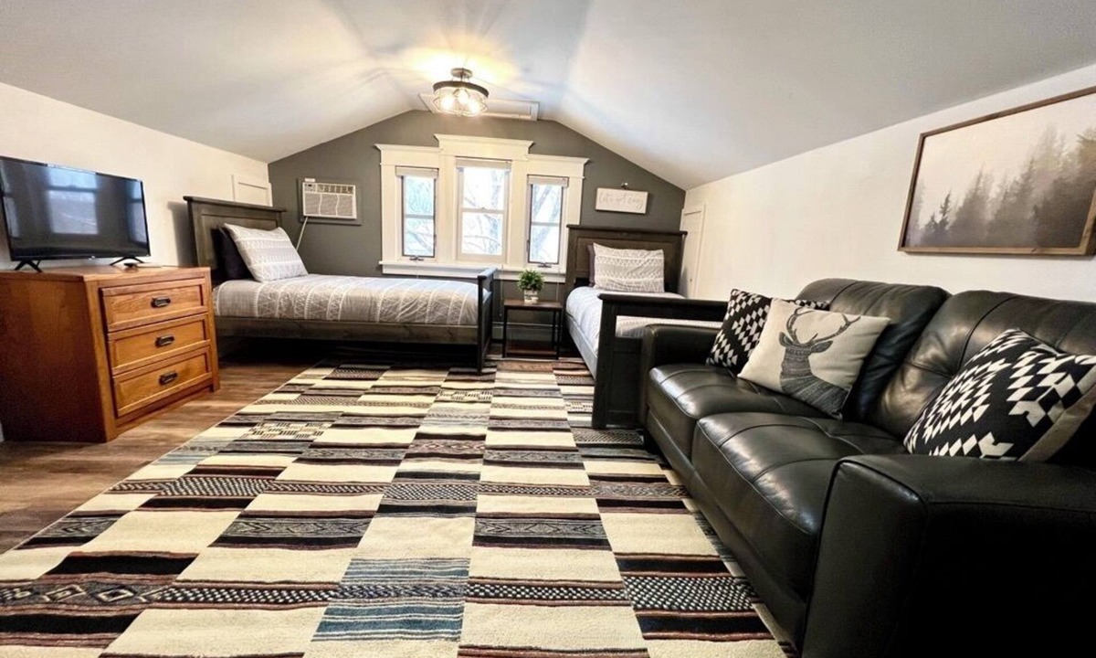 Ouray Condo | Enjoy this Private & Centrally Located 2 bed/2 bath Loft