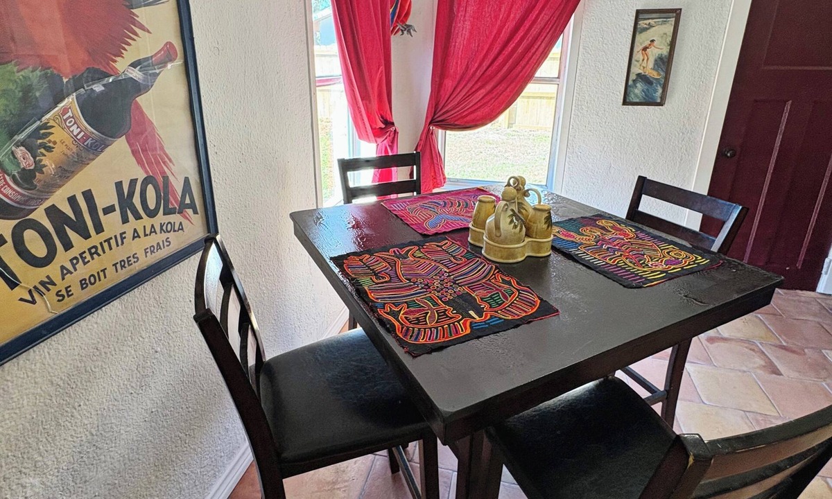 Ingleside House | Enjoy this spacious eclectic home away from home. Great Location!