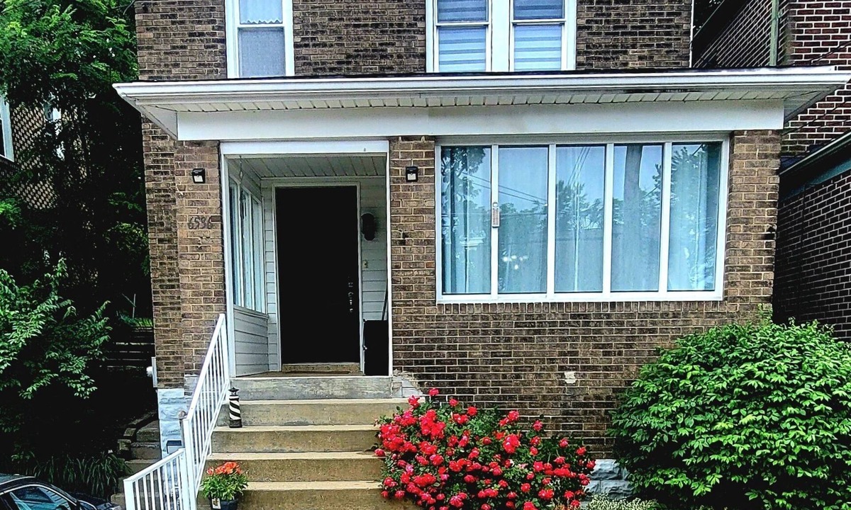 Squirrel Hill South House | Enjoy Urban Living at our Steel City Getaway!