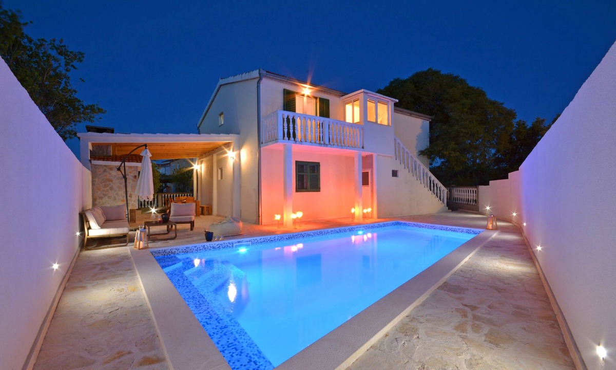 Pozorac House | Enjoy your peace and tranquility in a house with a new pool