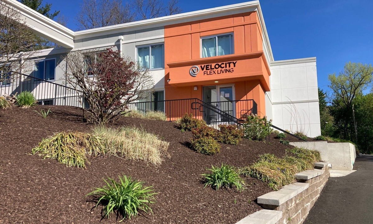 Danbury Apartment | Enjoyable 2-bedroom apartment in Danbury, 635 sq. feet, furnished