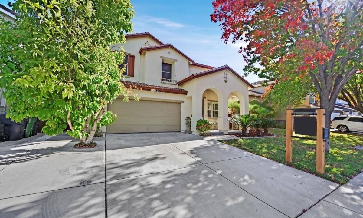 Tracy House | Enjoyable 4-bedroom house with AC in Tracy