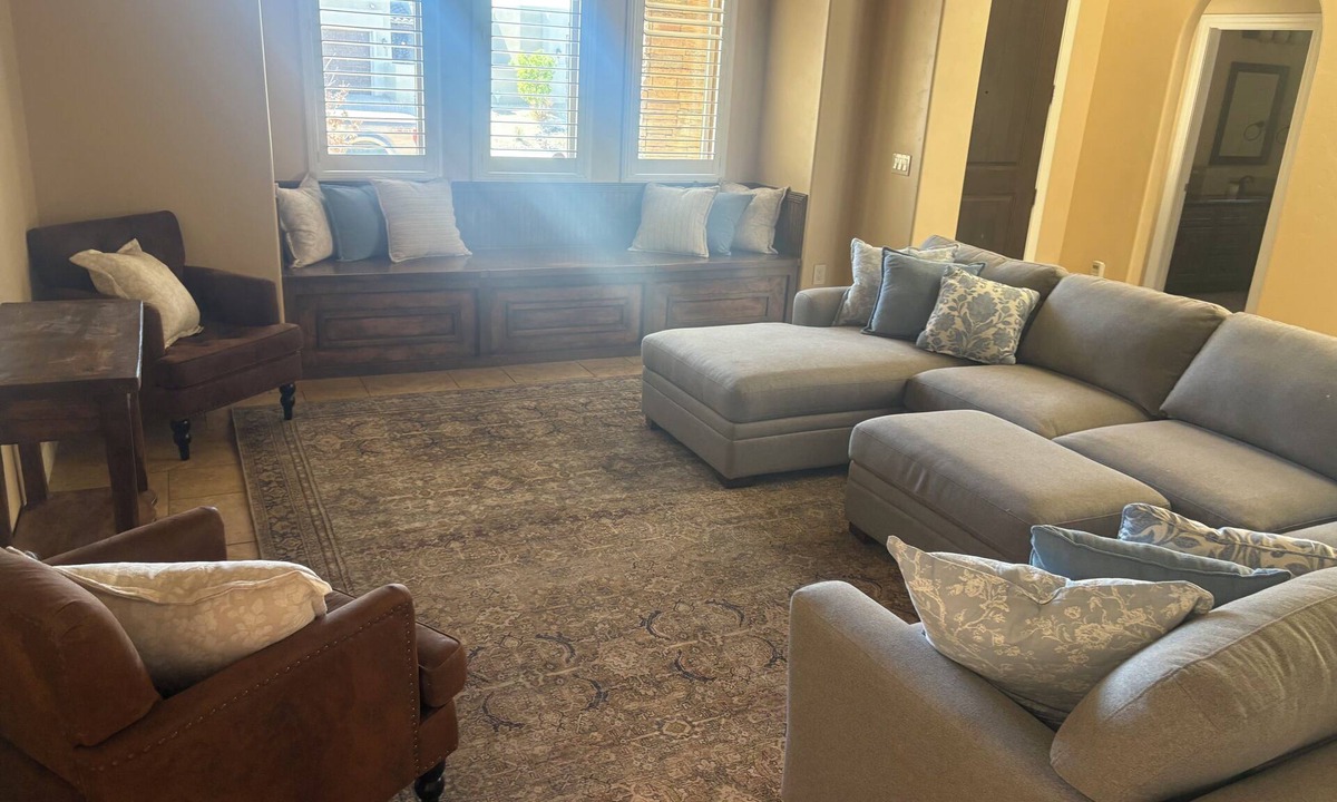 Las Cruces House | Enjoyable 5 bedroom house with community pool